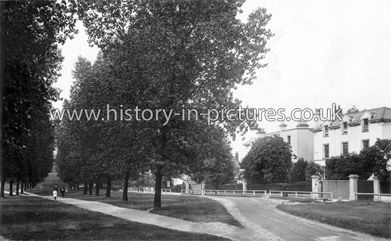 The Avenue, Woodford Green, Essex. c.1914.